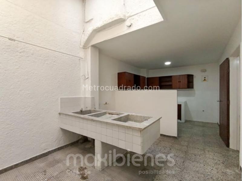 4BR House for Rent in Belen Rosales (200 m²) - 6