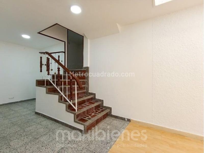 4BR House for Rent in Belen Rosales (200 m²) - 7