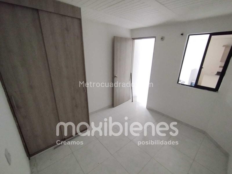 Beautiful 2BR Apartment in Pajarito - 3