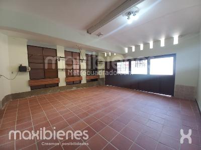 Casa de 5 alcobas en arriendo en Belen Alameda, Medellín, 328 m² · foto 2 de 19