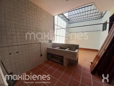 Casa de 5 alcobas en arriendo en Belen Alameda, Medellín, 328 m² · foto 3 de 19