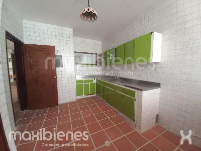 Casa de 5 alcobas en arriendo en Belen Alameda, Medellín, 328 m² · foto 4 de 19