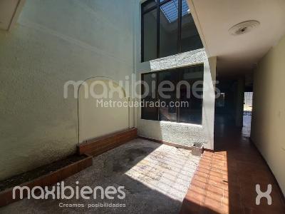 Casa de 5 alcobas en arriendo en Belen Alameda, Medellín, 328 m² · foto 6 de 19