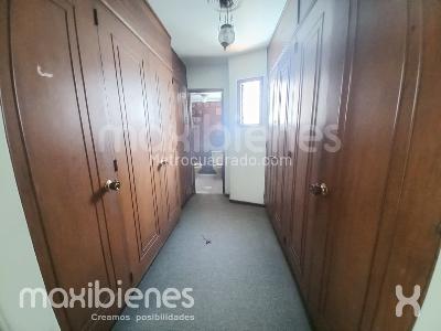 Casa de 5 alcobas en arriendo en Belen Alameda, Medellín, 328 m² · foto 13 de 19