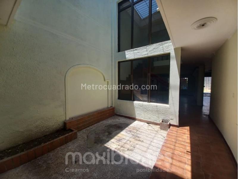 Commercial 5BR House for Rent in Belen Alameda - 2