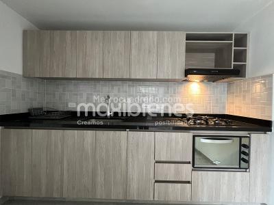 Apartamento de 4 alcobas en venta en El Poblado, Medellín, 138 m² · foto 3 de 20