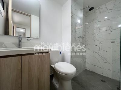 Apartamento de 4 alcobas en venta en El Poblado, Medellín, 138 m² · foto 19 de 20