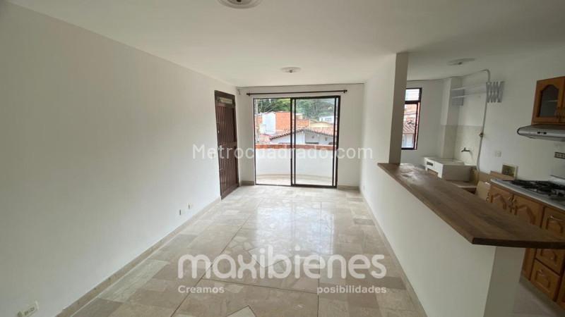 2BR Apartment in Almería with Balcony (Stratum 4) - 4
