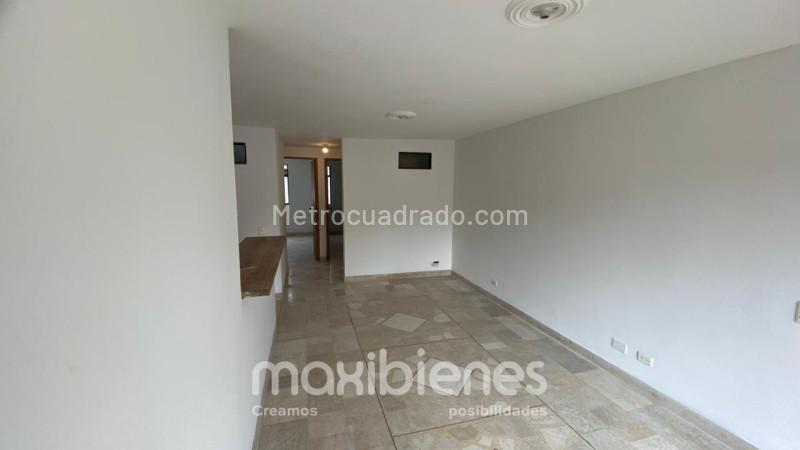2BR Apartment in Almería with Balcony (Stratum 4) - 9