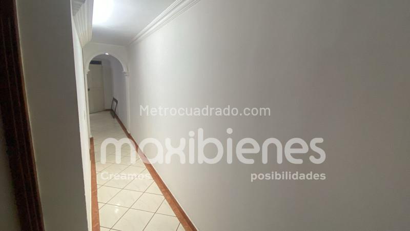 Apartamento de 3 Alcobas con Zonas Sociales en Bombona - 7