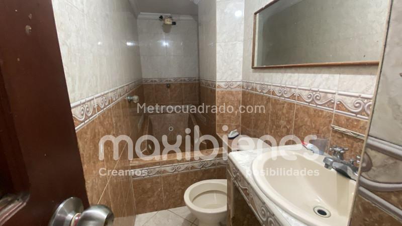 Apartamento de 3 Alcobas con Zonas Sociales en Bombona - 8