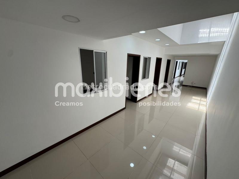 Apartamento Amplio de 5 Alcobas en Floresta