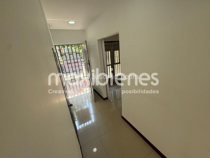 Spacious 5BR Apartment in Floresta - 4