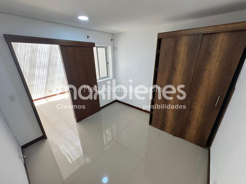 Spacious 5BR Apartment in Floresta - 8