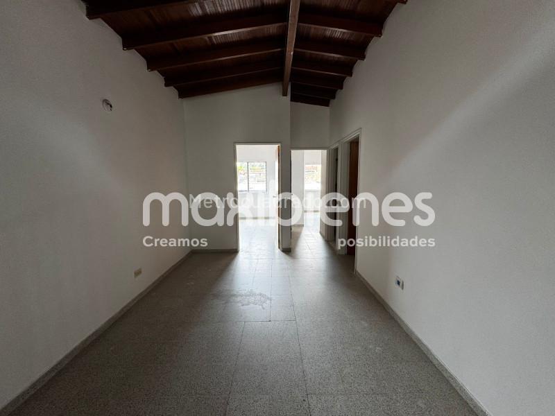 Casa Funcional de 5 Alcobas en Arriendo en Calasanz - 4