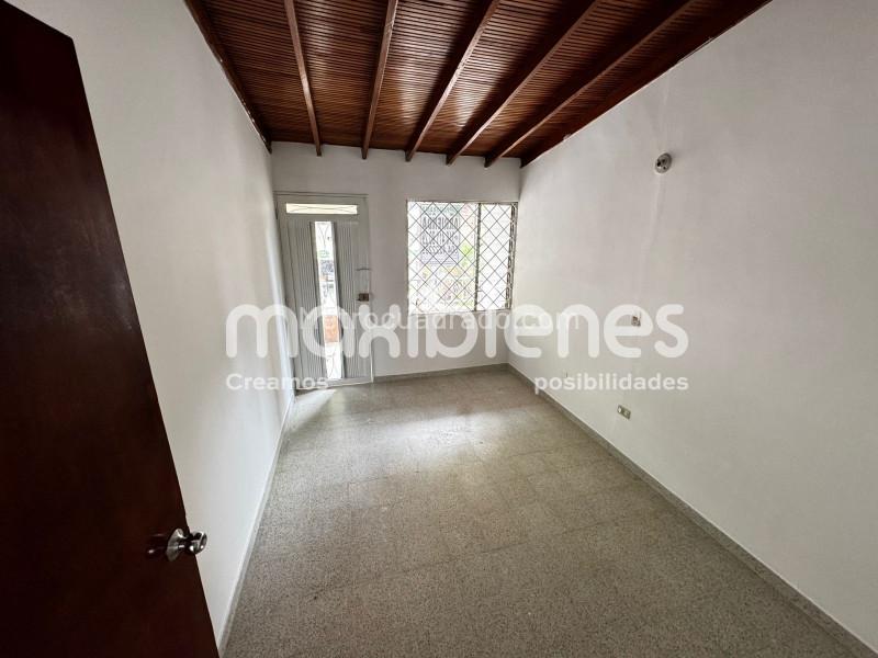 Casa Funcional de 5 Alcobas en Arriendo en Calasanz - 5