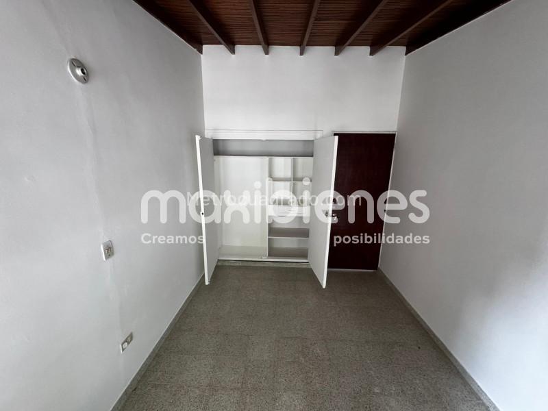 Casa Funcional de 5 Alcobas en Arriendo en Calasanz - 7