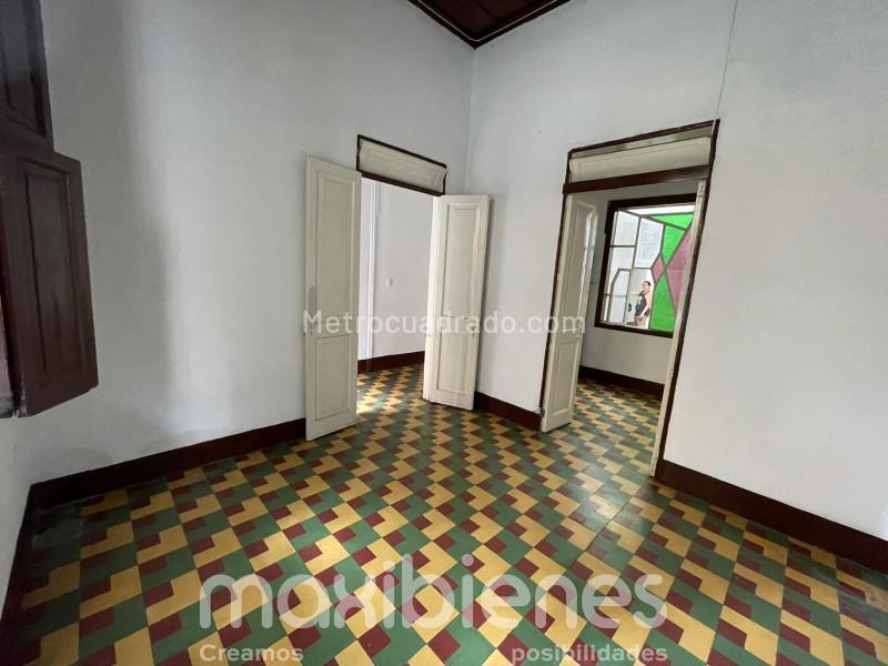 Spacious 5BR House in Manrique Central 1 - 3