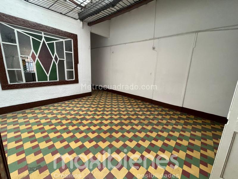 Spacious 5BR House in Manrique Central 1 - 4