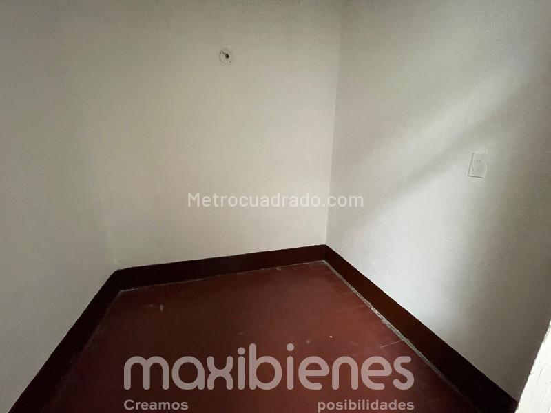 Spacious 5BR House in Manrique Central 1 - 8
