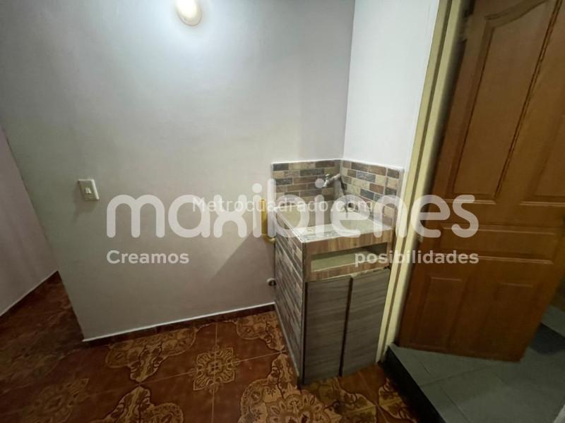 2BR Apartment for Rent in Villa Hermosa (48 m², Stratum 3) - 8