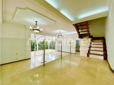 Casa de 5 alcobas en venta en Altos Del Poblado, Medellín, 276 m² · foto 2 de 20