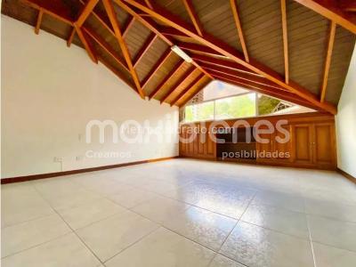 Casa de 5 alcobas en venta en Altos Del Poblado, Medellín, 276 m² · foto 4 de 20