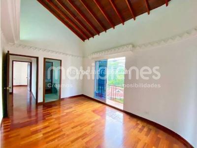 Casa de 5 alcobas en venta en Altos Del Poblado, Medellín, 276 m² · foto 5 de 20