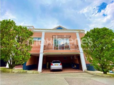 Casa de 5 alcobas en venta en Altos Del Poblado, Medellín, 276 m² · foto 12 de 20