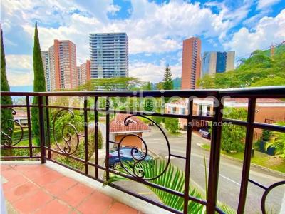 Casa de 5 alcobas en venta en Altos Del Poblado, Medellín, 276 m² · foto 13 de 20