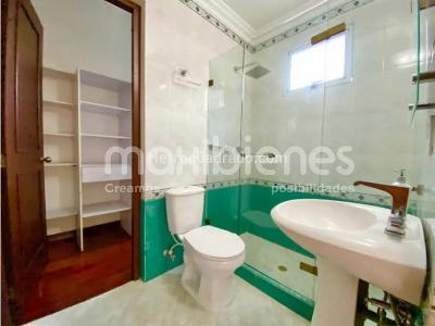 Casa de 5 alcobas en venta en Altos Del Poblado, Medellín, 276 m² · foto 18 de 20