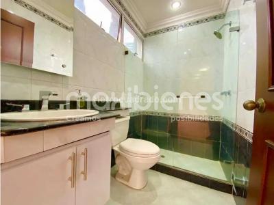 Casa de 5 alcobas en venta en Altos Del Poblado, Medellín, 276 m² · foto 19 de 20