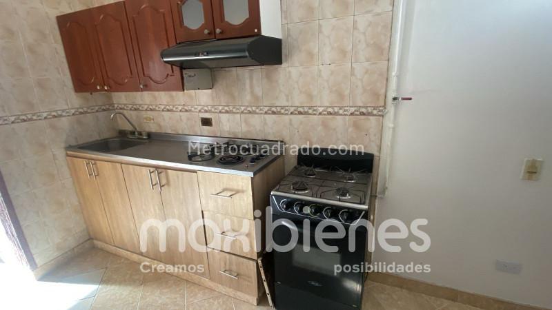 Functional 4BR House in Aranjuez - 9