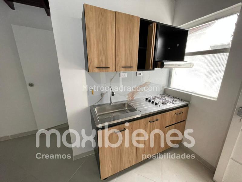 1BR Apartment with Balcony in Boston, Medellín - 2