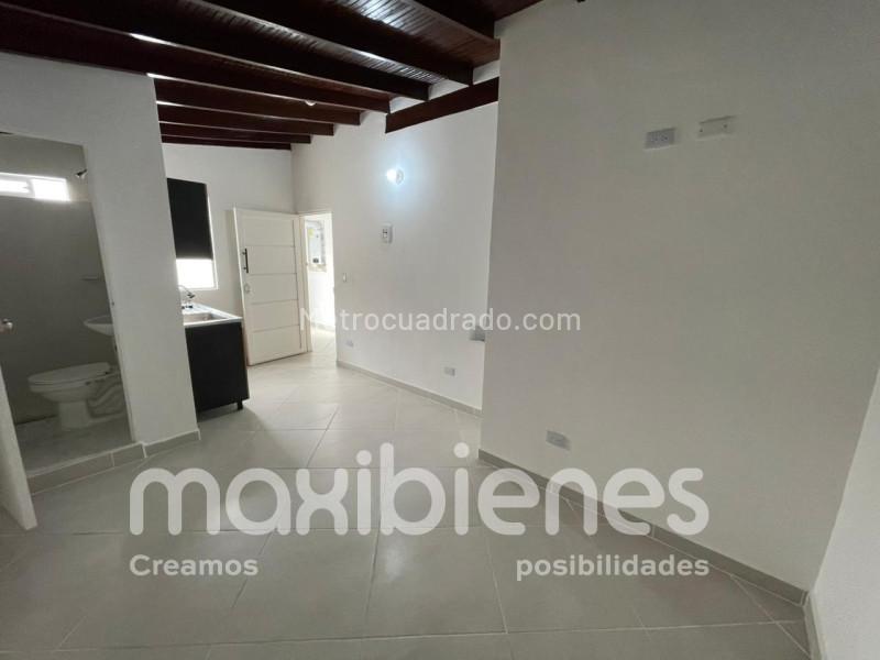 1BR Apartment with Balcony in Boston, Medellín - 4