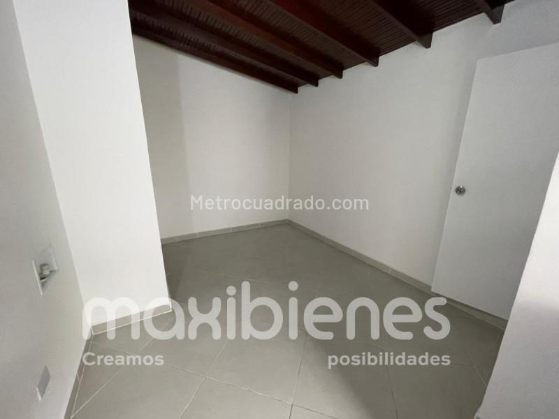 1BR Apartment with Balcony in Boston, Medellín - 5