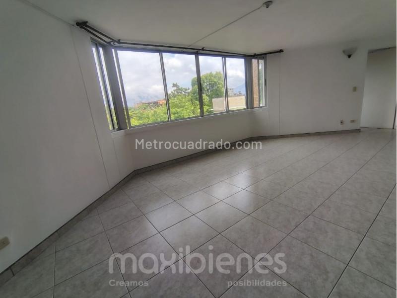 Spacious 4BR Apartment in Belen La Palma - 3