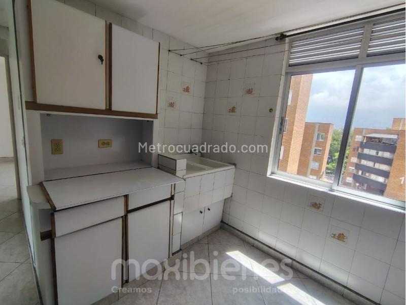 Spacious 4BR Apartment in Belen La Palma - 9