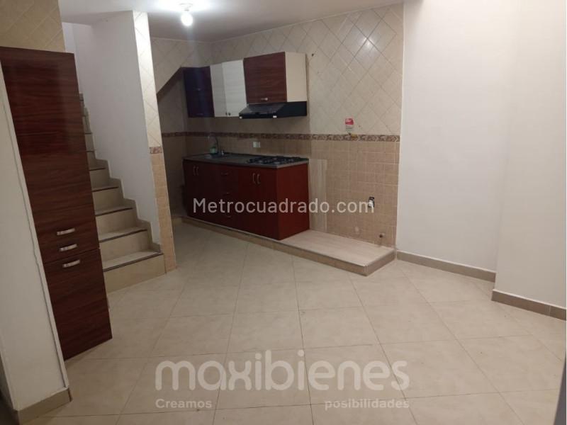 Functional 4BR House in La Castellana - 3