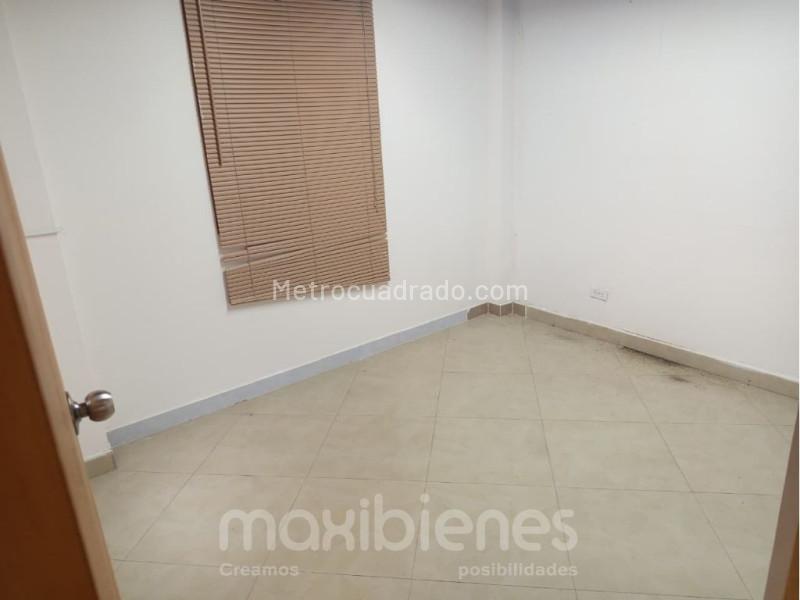 Functional 4BR House in La Castellana - 8