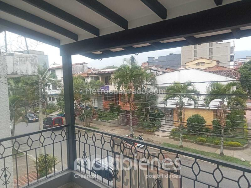 Casa en Arriendo de 4 Alcobas en Florida Nueva (Laureles)