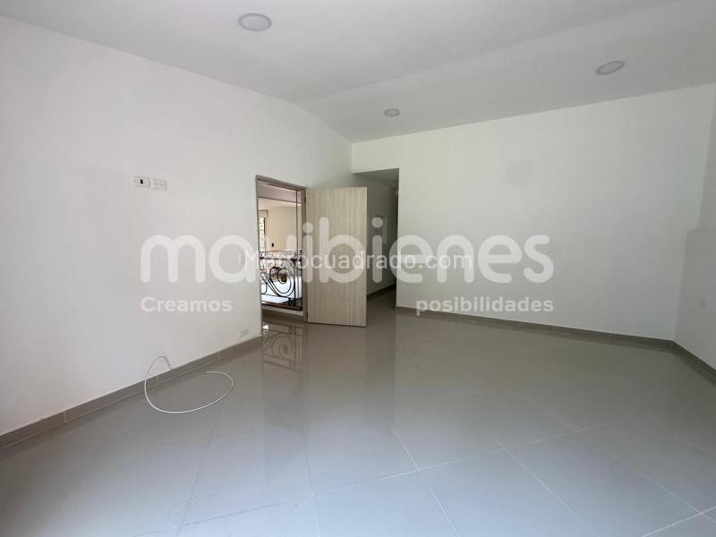 Casa de 4 Alcobas con Estudio, Balcón y Piscina/Jacuzzi en El Tesoro - 3