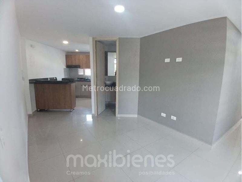 Cozy 2BR Apartment Near Iglesia de La Amúrica in La America - 3