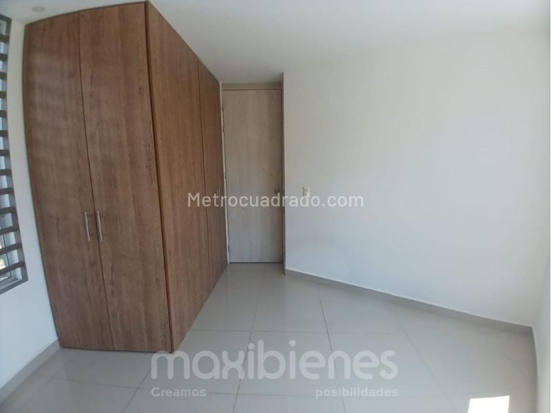 Cozy 2BR Apartment Near Iglesia de La Amúrica in La America - 9