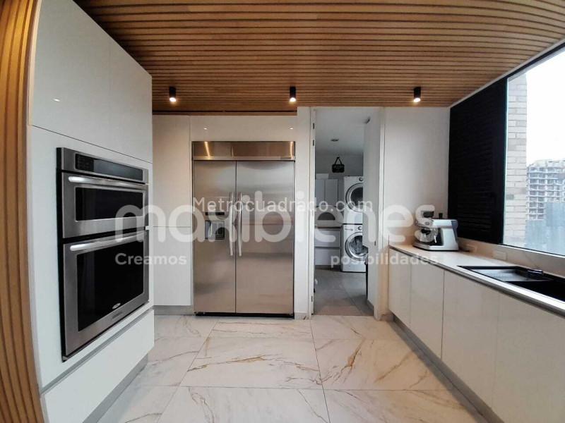 Spacious 4BR Apartment in Los Balsos - 2