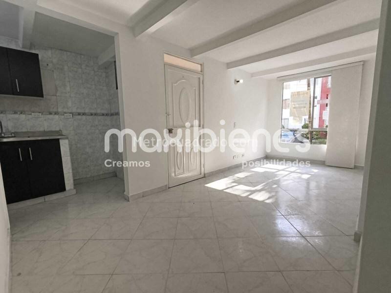 Amplio Apartamento de 3 Alcobas en Calasanz - 2