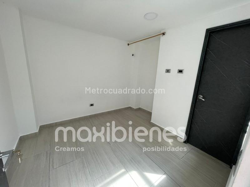 Apartamento de 5 Alcobas en Villa Hermosa con 3 Baños - 4