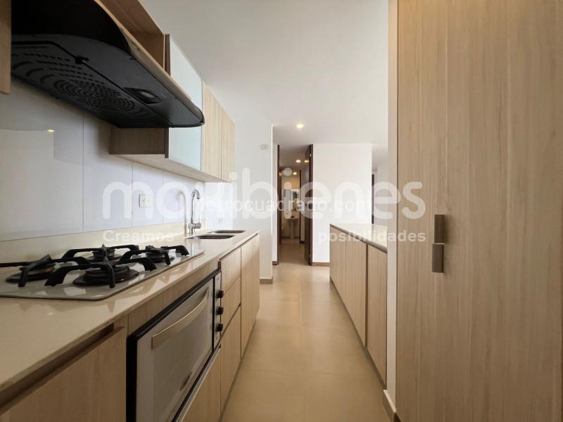 Spacious 4BR Apartment in Loma de Los Gonzßlez - 2