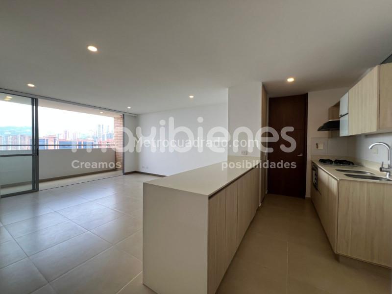 Spacious 4BR Apartment in Loma de Los Gonzßlez - 3