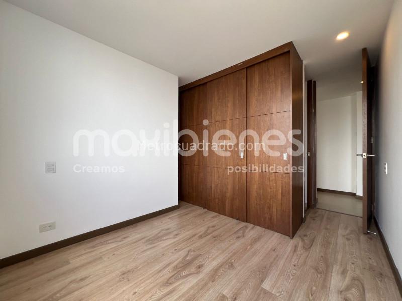 Spacious 4BR Apartment in Loma de Los Gonzßlez - 5